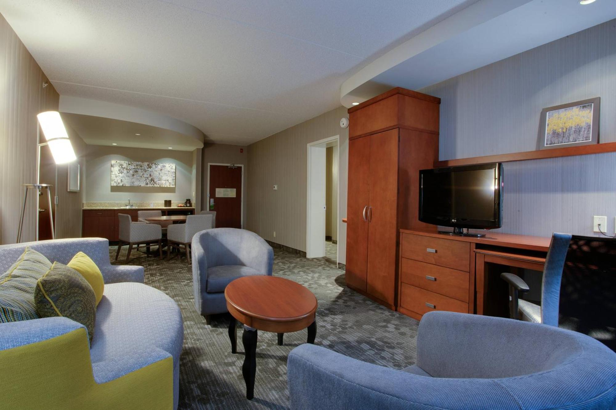 Courtyard Republic Airport Long Island/Farmingdale Hotel Eksteriør billede