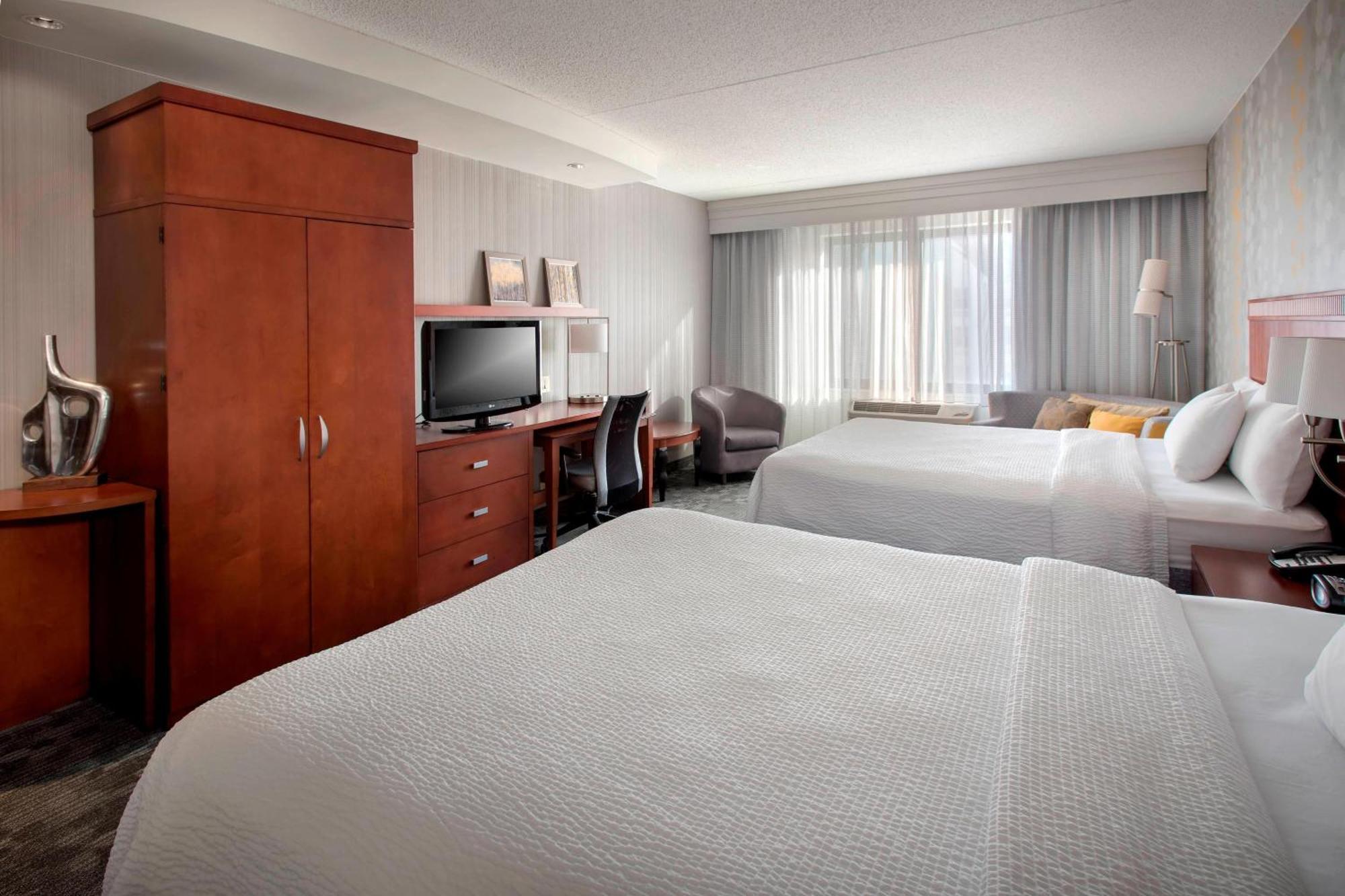 Courtyard Republic Airport Long Island/Farmingdale Hotel Eksteriør billede