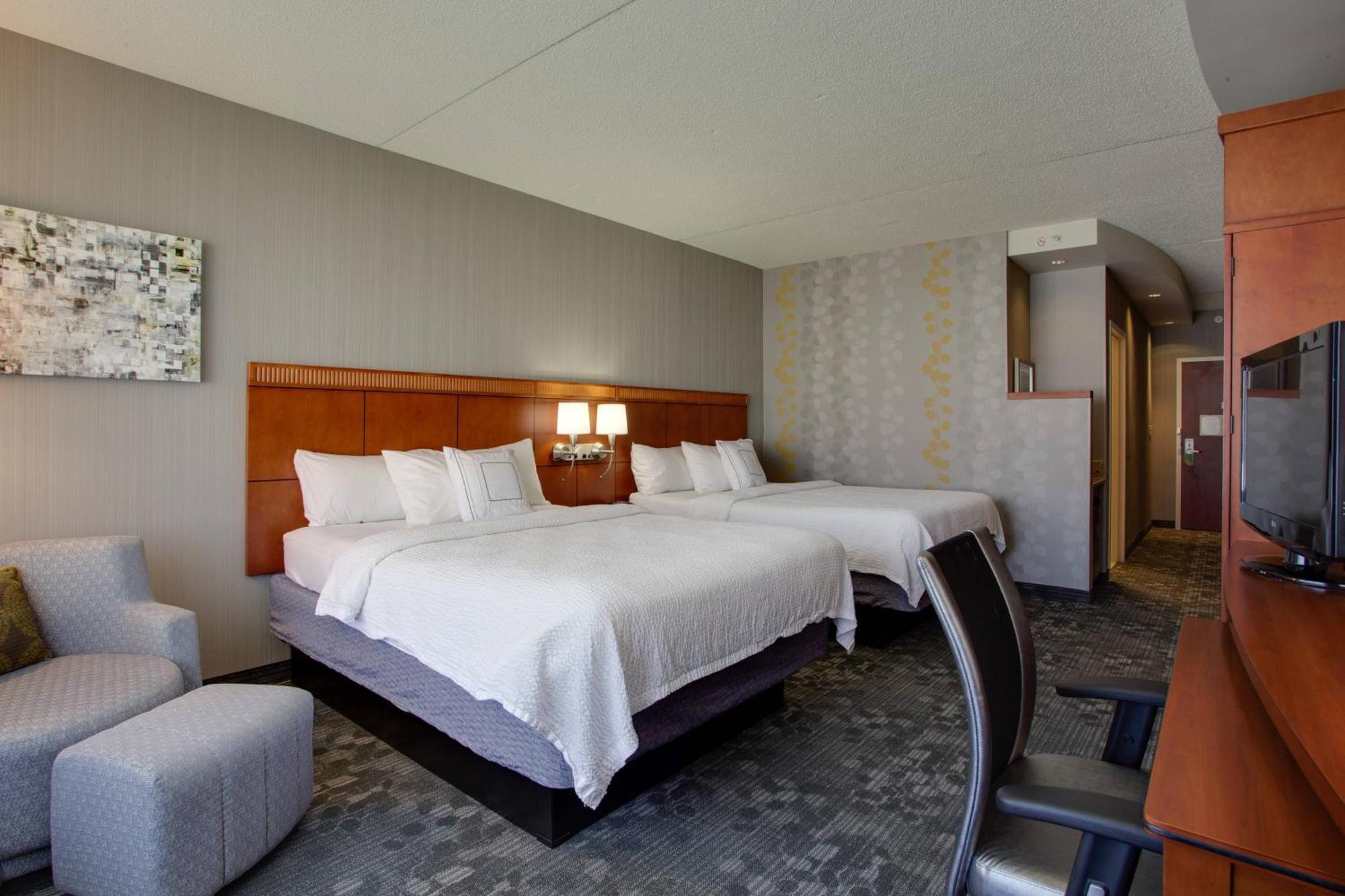 Courtyard Republic Airport Long Island/Farmingdale Hotel Eksteriør billede