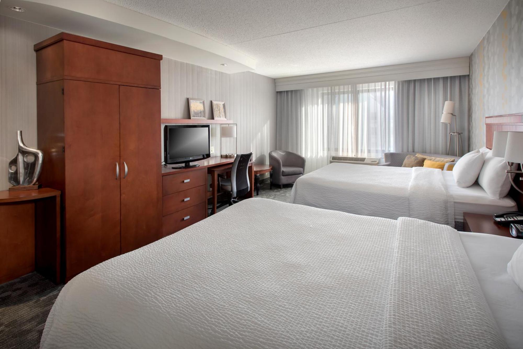 Courtyard Republic Airport Long Island/Farmingdale Hotel Eksteriør billede